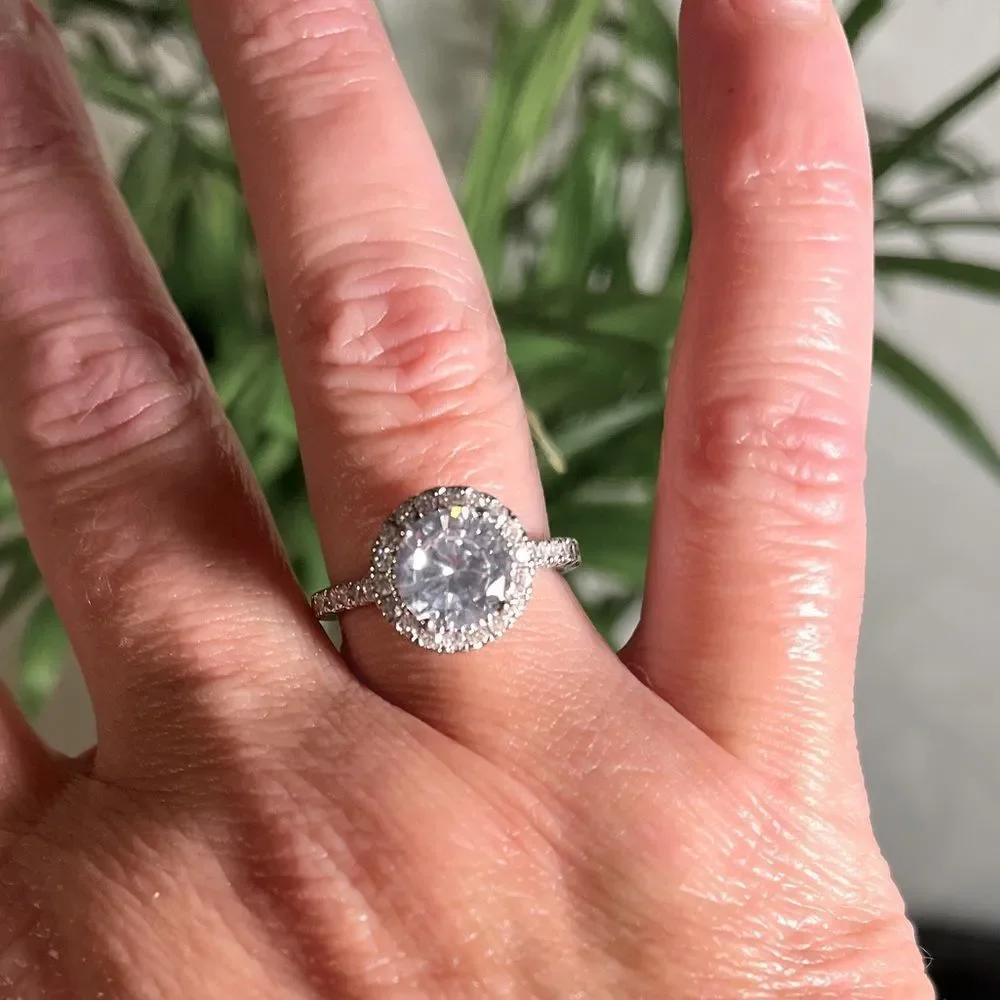 The Sphere 925 and cubic zirconia gorgeous engagement ring
